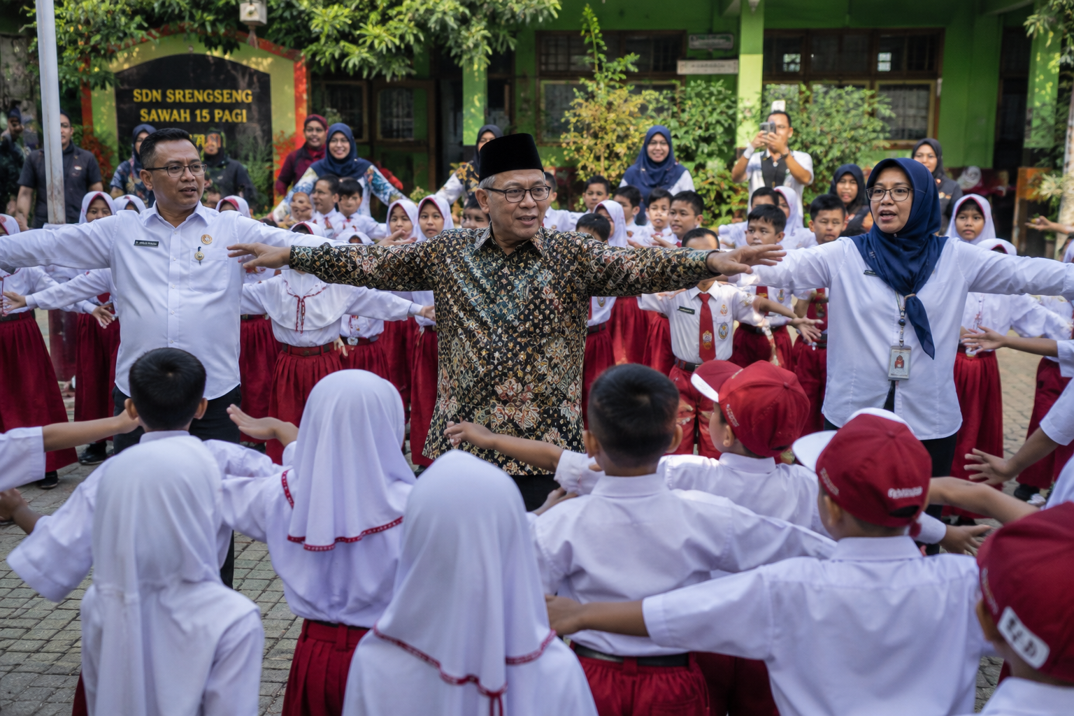Mendikdasmen Datangi SD di Jagakarsa Usai Ancaman Bom, Pastikan Siswa Kembali Ceria