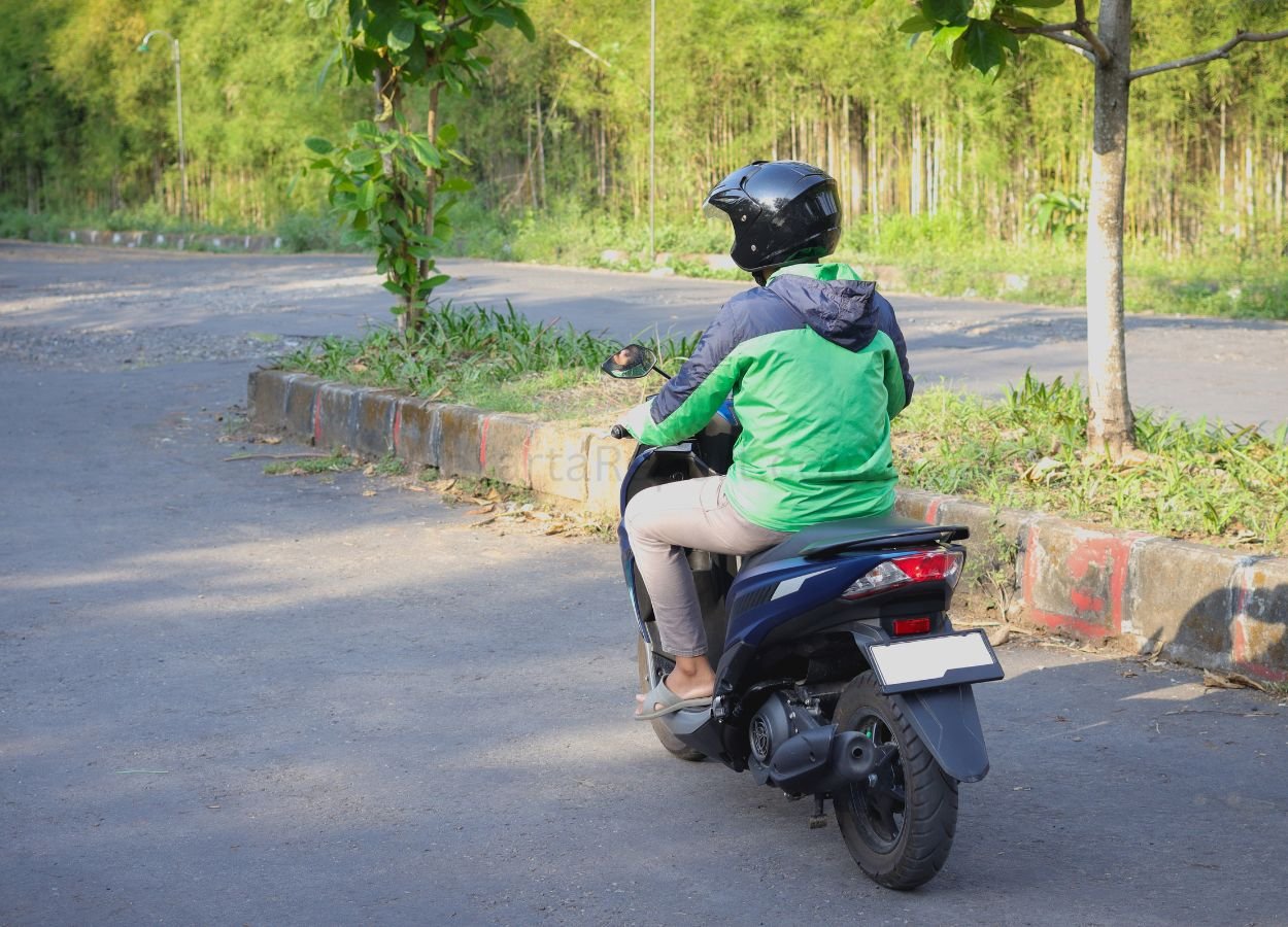 Hoaks Bahlil Larang Ojol Beli Pertalite - JakartaReport.com